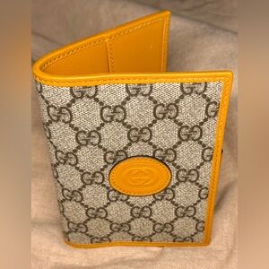 Gucci GG Canvas Passport Holder – Yellow Leather Interior – Unused